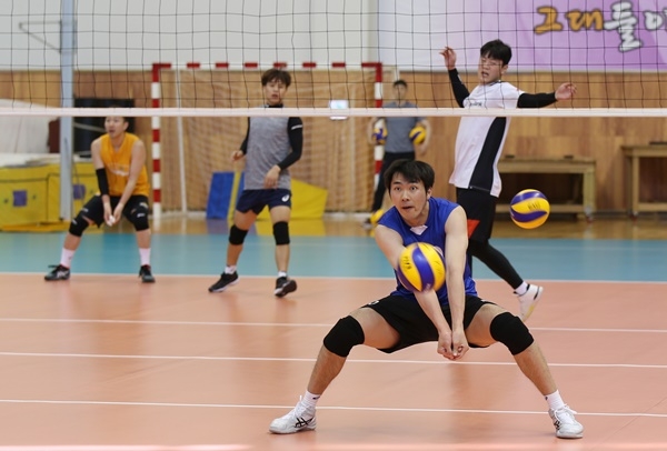 진천국가대표선순촌 필승관에서의 남자배구 국가대표 선수들의 훈련 장면.