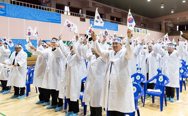 정산 3 · 1만세운동현창회가 지난 15일 제24회 3 · 1독립만세운동 재현행사를 개최했다. /청양군 제공